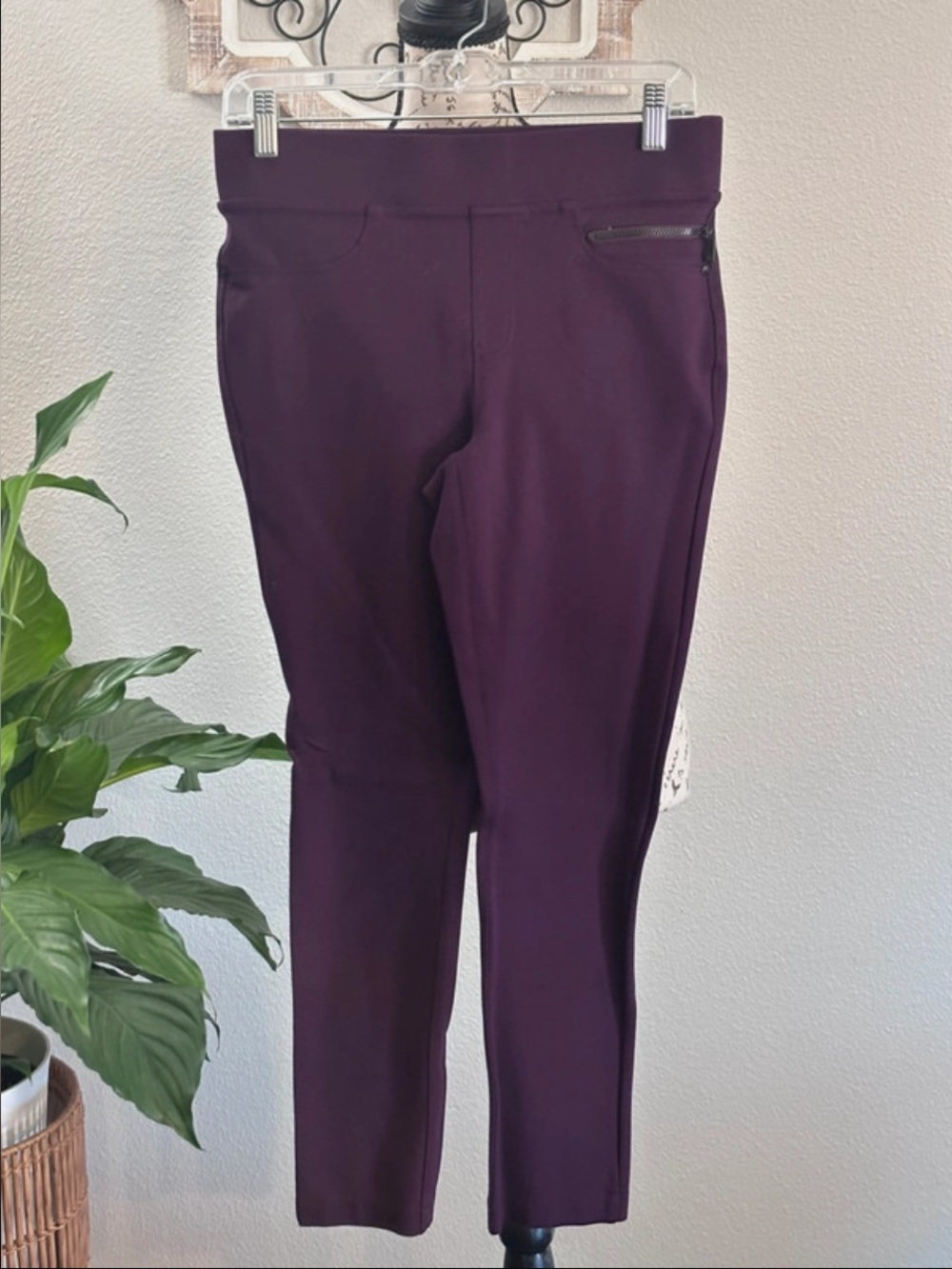 Dkny Slim Cropped Ponte Pants in Deep Plum